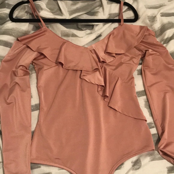 Rose gold ruffled bodysuit - Picture 1 of 3